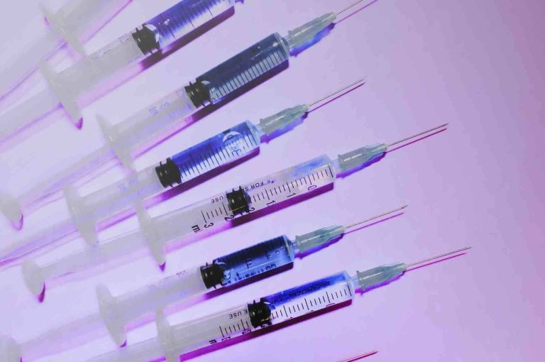 Medical syringes representing the growth of injectable treatments within the beauty optimization, aesthetics, and longevity movement among modern consumers.